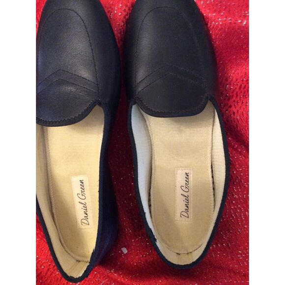 Daniel Green Size 7M Womens Black Meg Slipper - Picture 1 of 7